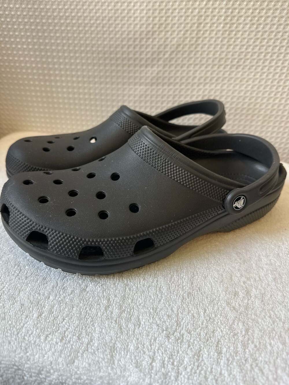 Crocs Classic Clogs Black Men's Size 11 - Picture 3 of 7